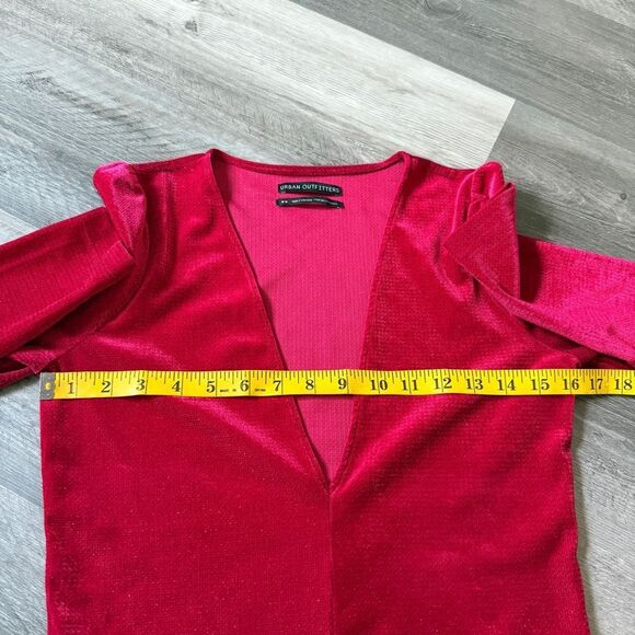 Urban Outfitters Deep V Velvet Top Magenta Pink Metallic Medium - Picture 7 of 10